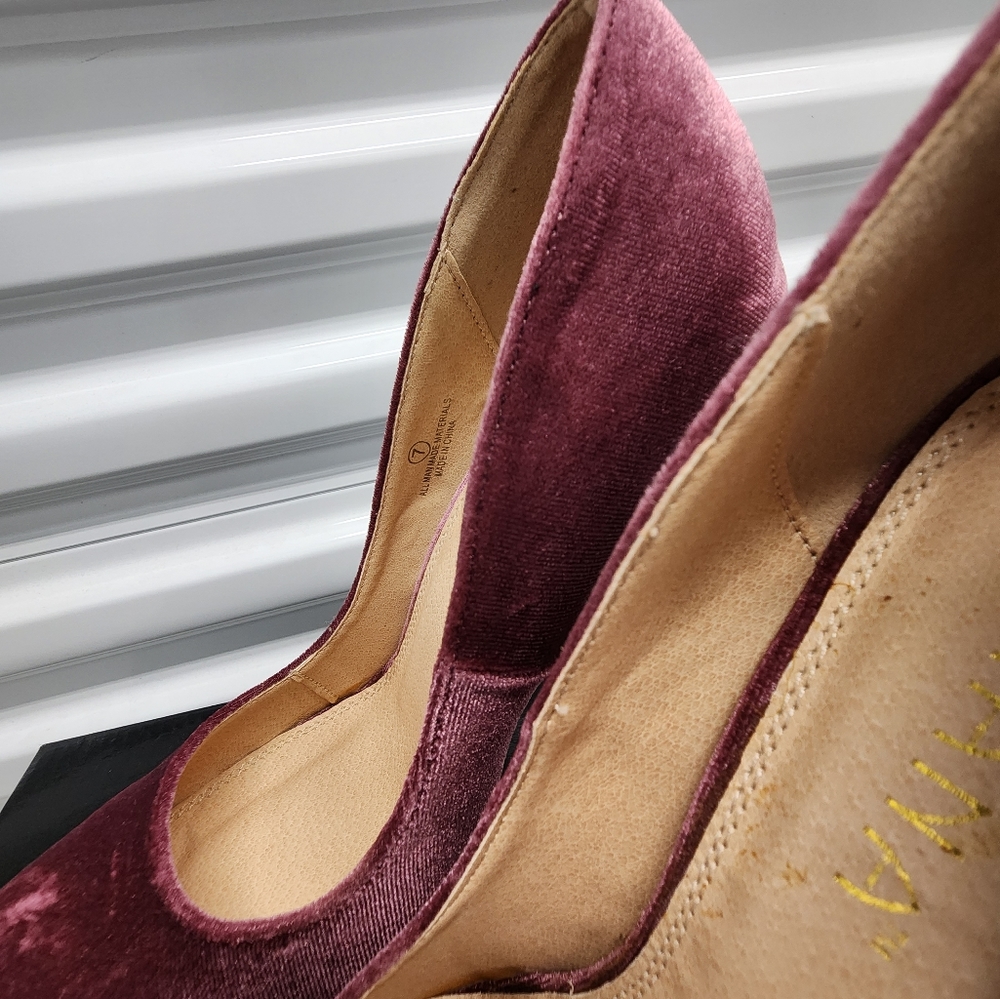 Velvet high heels - Picture 3 of 5